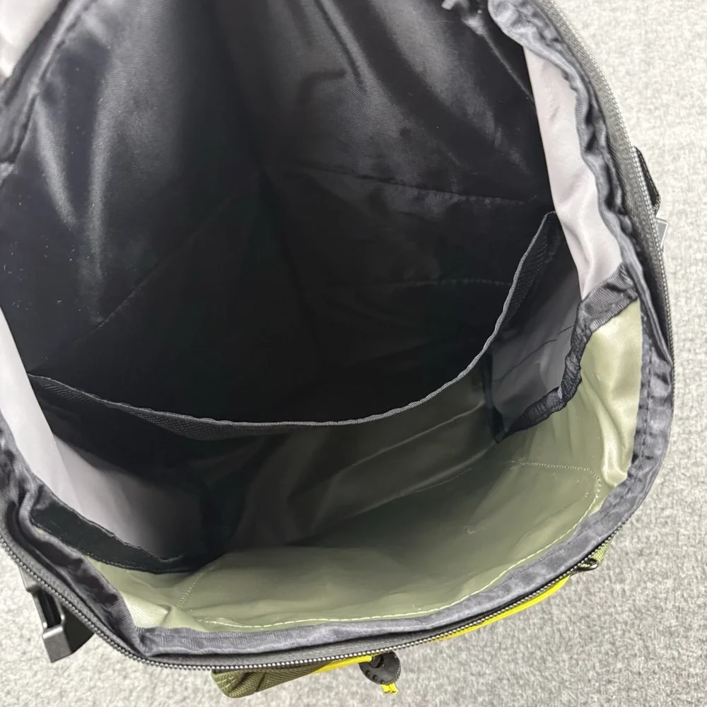 BW‎ Sports Fishing Backpack Green Rod Storage Travel Outdoors BP-1002 NEW